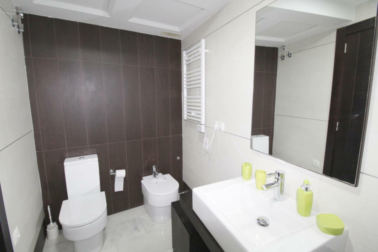 Precioso Apartamento Al Lado De Las Torres De Serrano Valencia Bagian luar foto
