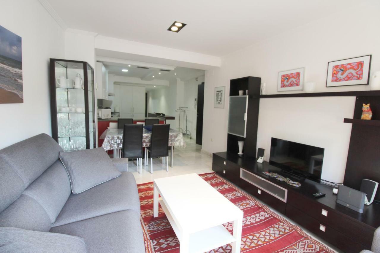 Precioso Apartamento Al Lado De Las Torres De Serrano Valencia Bagian luar foto